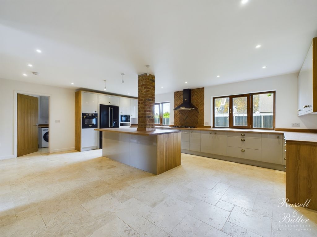 Property photo 2 of 23 Cam01995G0-Pr0186-Still035