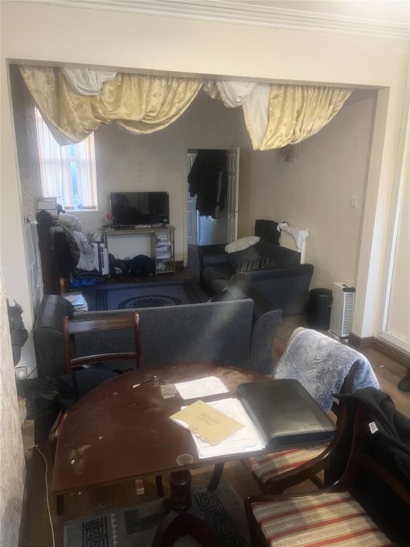 Property photo 2 of 11 Picture No. 14