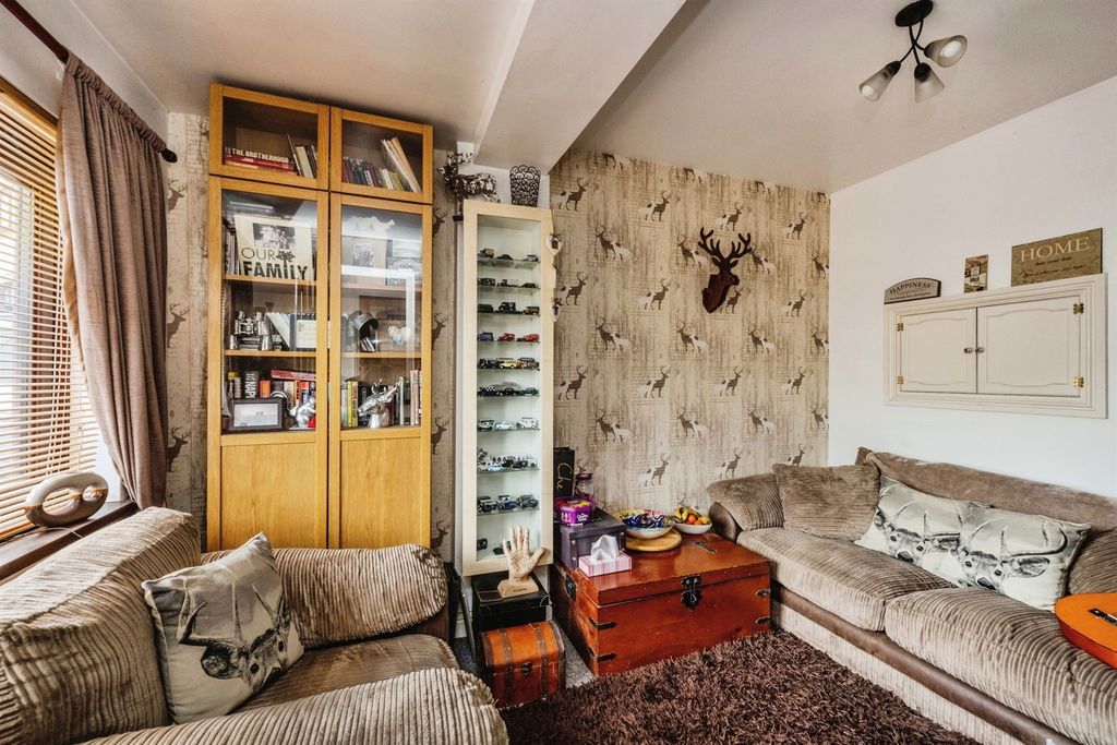 Property photo 3 of 15