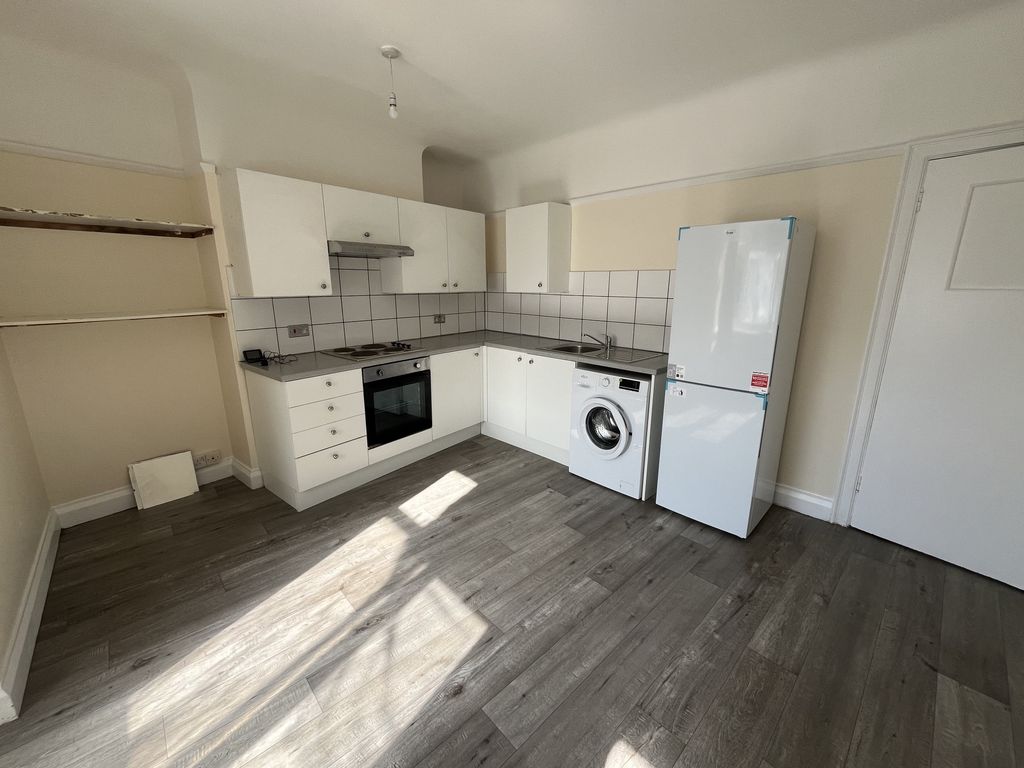 Property photo 1 of 7 Img_8086