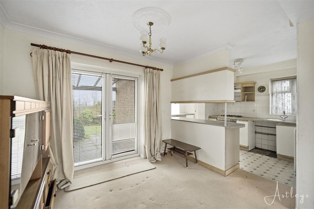 Property photo 3 of 19