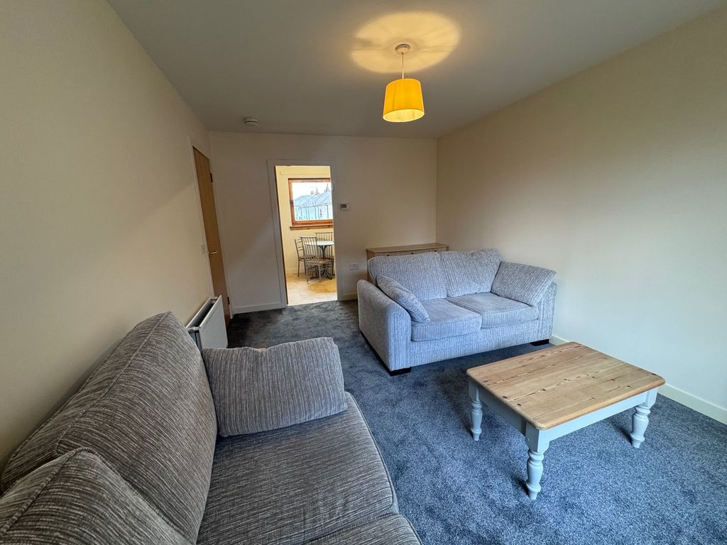 Property photo 2 of 8