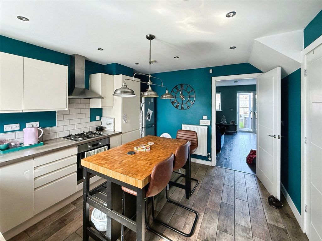 Property photo 2 of 14 Kitchen