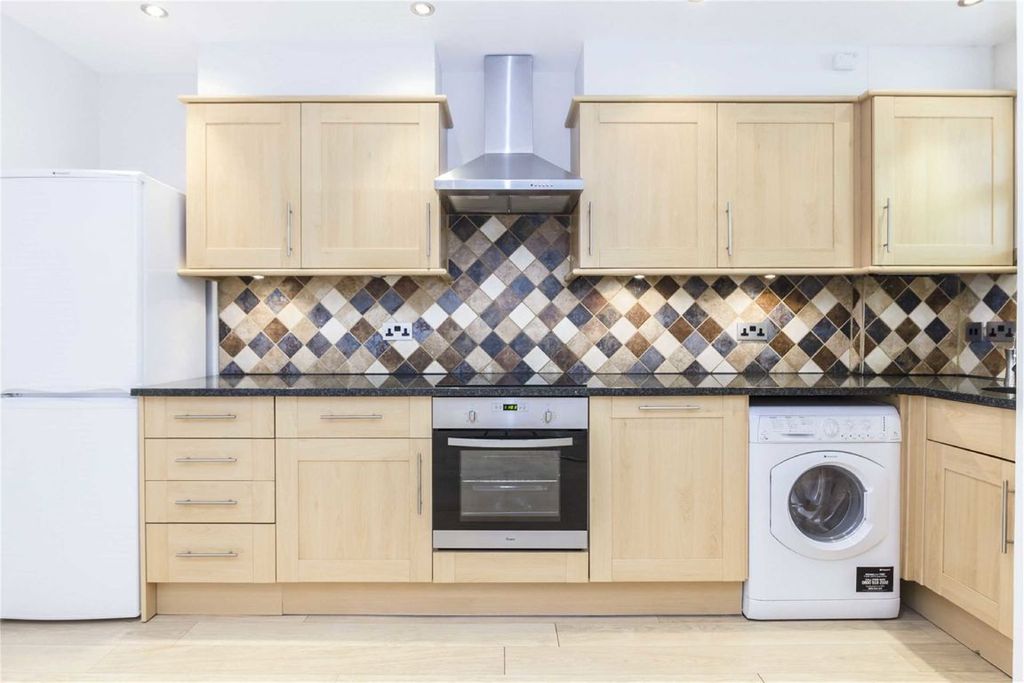 Property photo 3 of 5