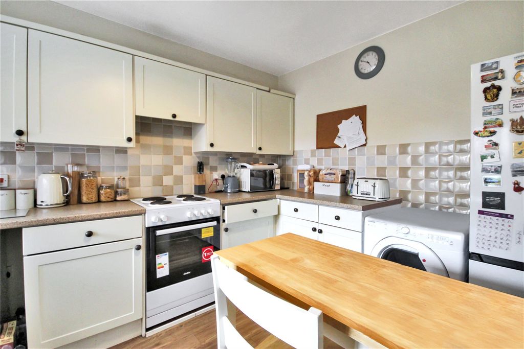 Property photo 3 of 11 Picture No. 24