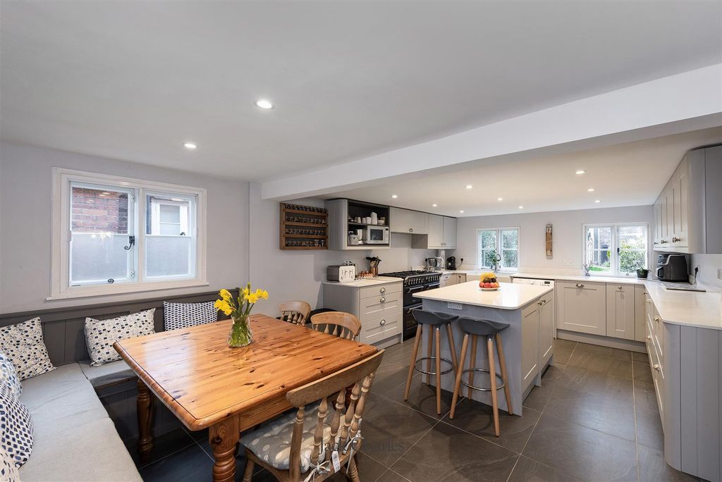 Property photo 3 of 21 5 Club Cottages, Tn11 9Lj 003.Jpg