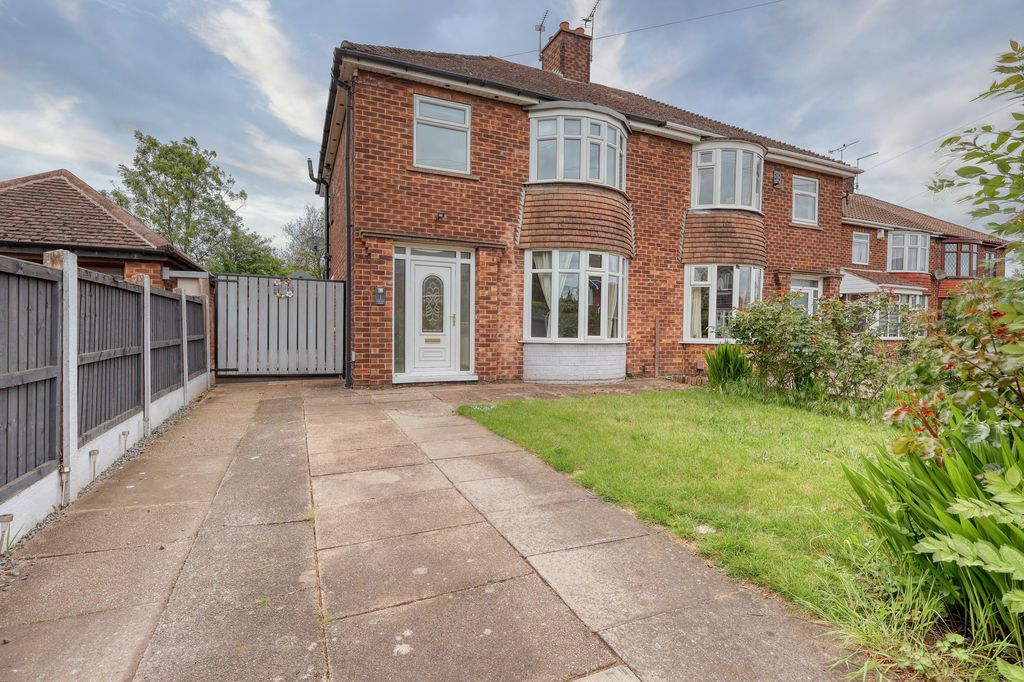 Property photo 1 of 15 Frontal
