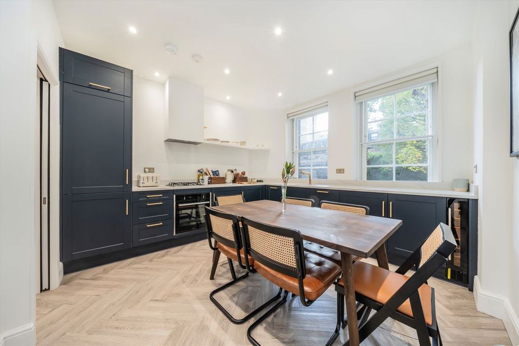 Property photo 3 of 5