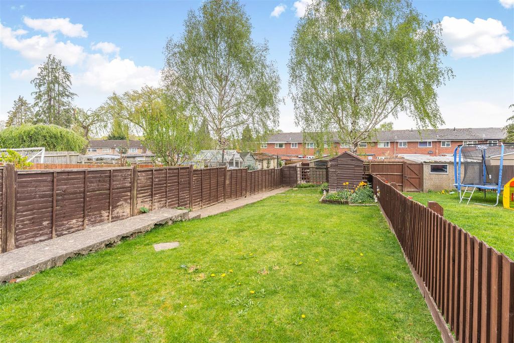 Property photo 2 of 12 58 Ruscote Avenue, Banbury-13.Jpg