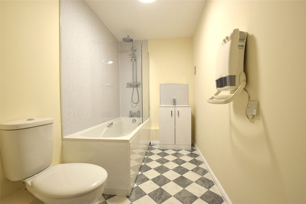 Property photo 3 of 9 Picture No. 15