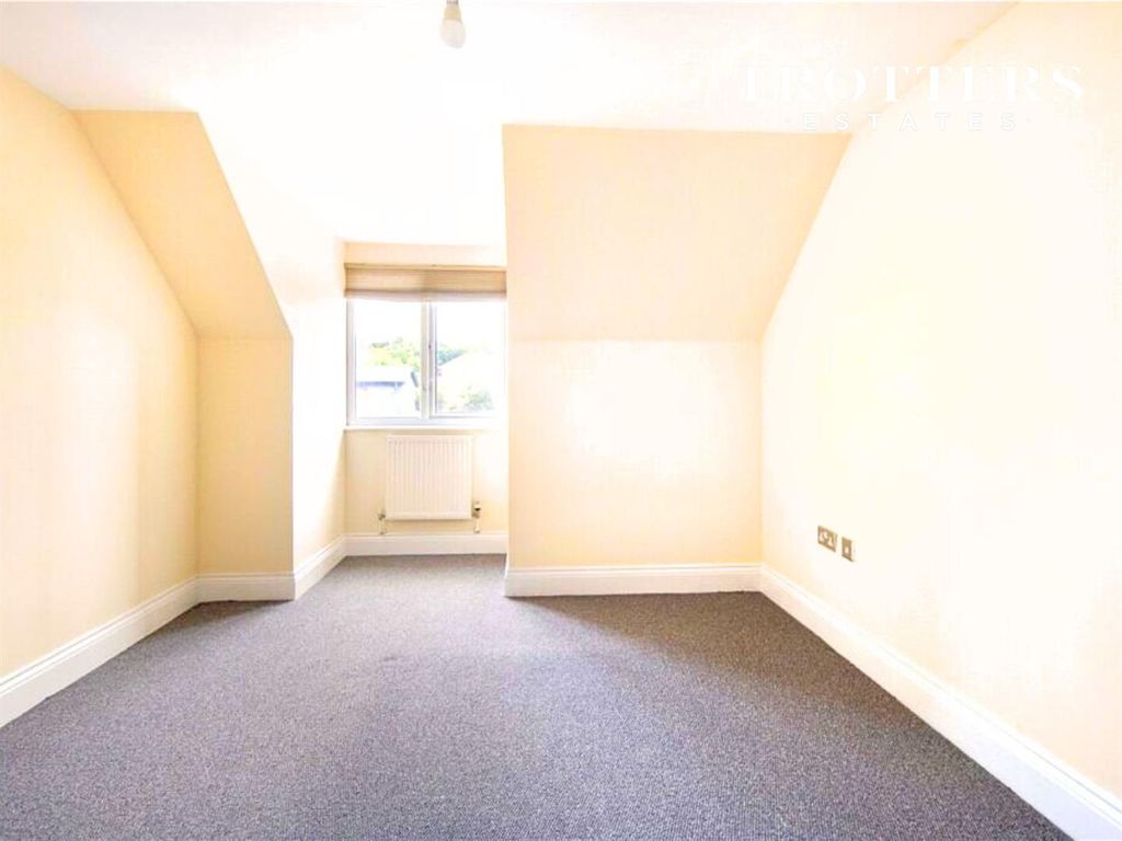 Property photo 3 of 12 Untitled Design - 2025-10-31T181228.726.Png