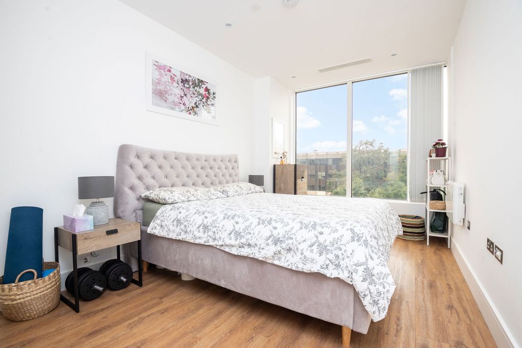 Property photo 2 of 21