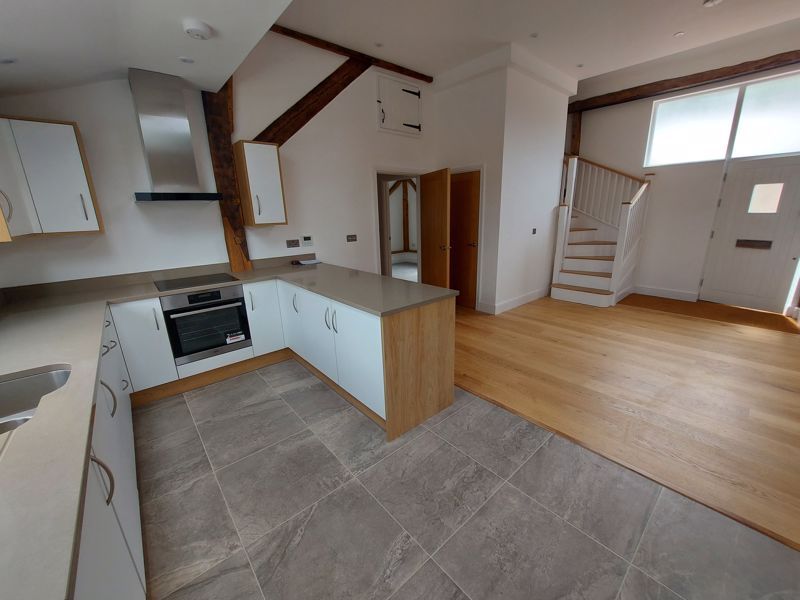 Property photo 2 of 16 Photo 4