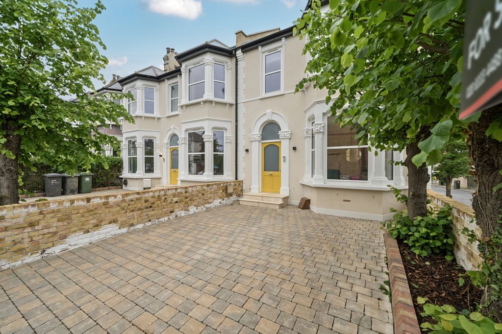 Property photo 1 of 30 1291281-1-68264Be...
