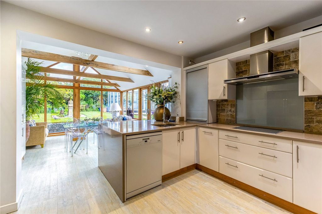 Property photo 3 of 17 Kitchen