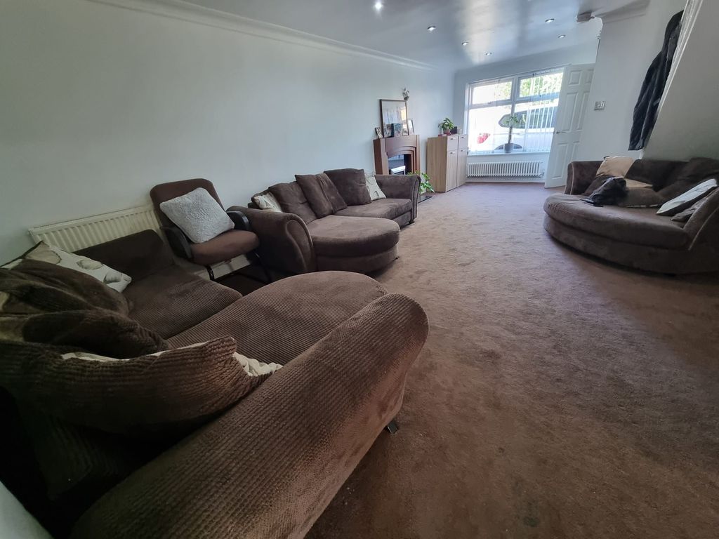 Property photo 2 of 16 Photograph 2