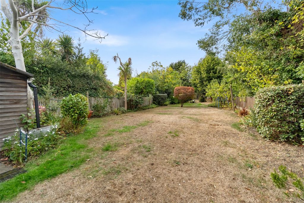 Property photo 2 of 16 Picture No. 20