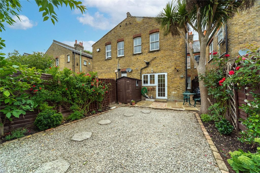 Property photo 2 of 8 Picture No. 21