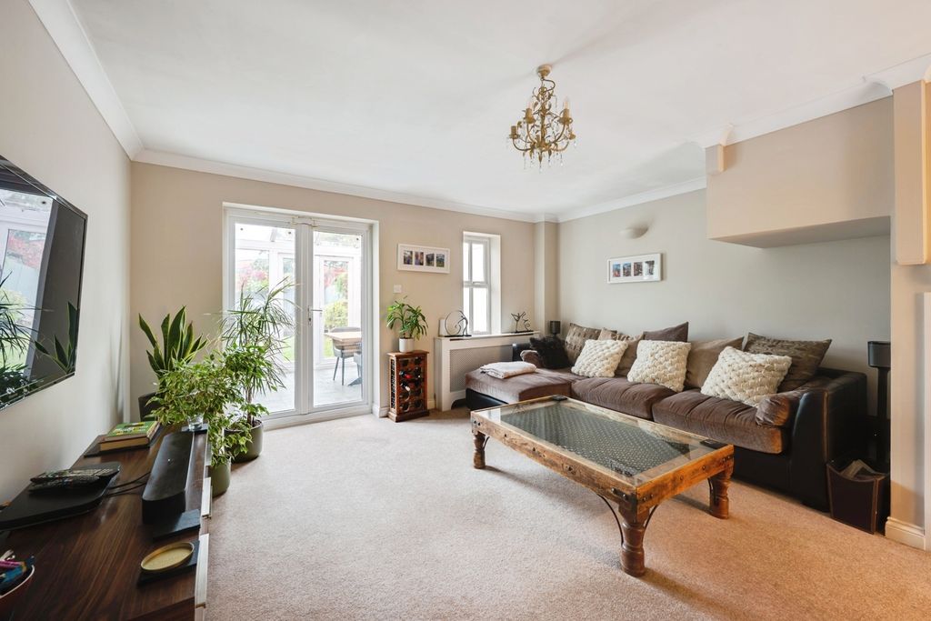 Property photo 2 of 20 Pbox-Img.Jpg