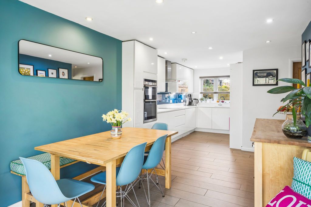 Property photo 1 of 19 Photo 10