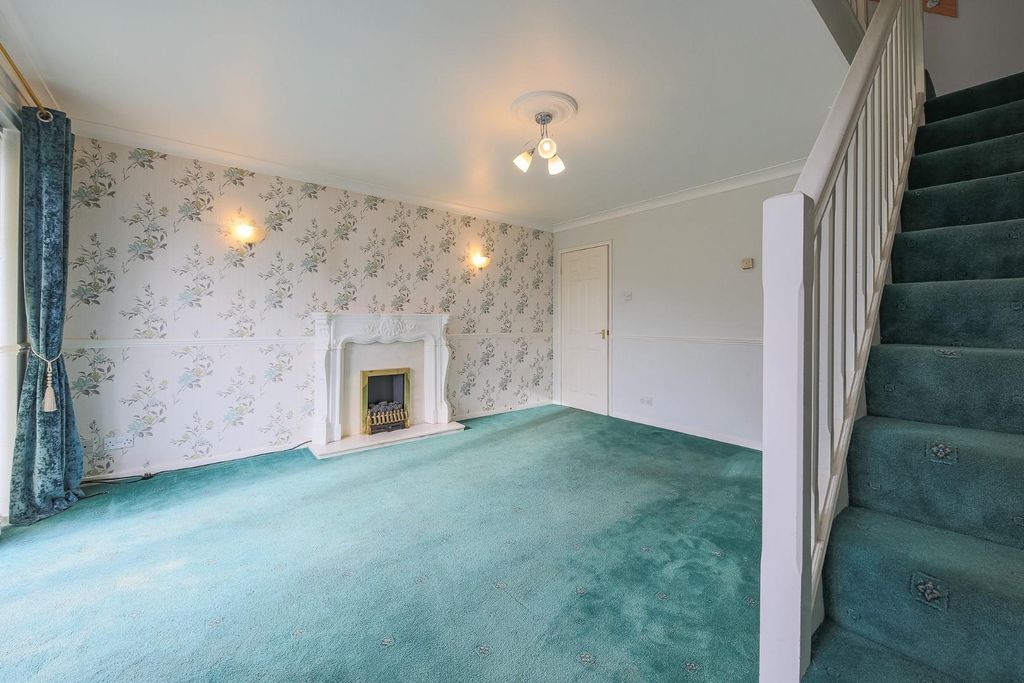 Property photo 2 of 10 Living Room