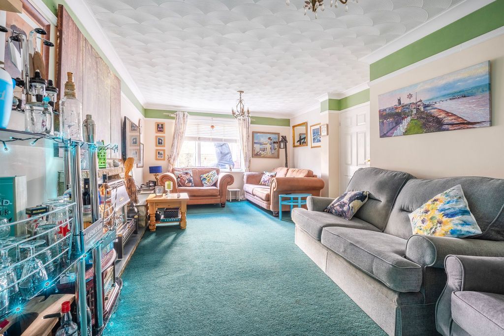 Property photo 3 of 24
