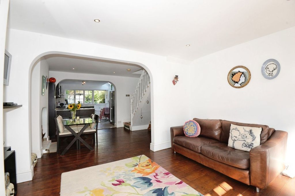Property photo 2 of 19