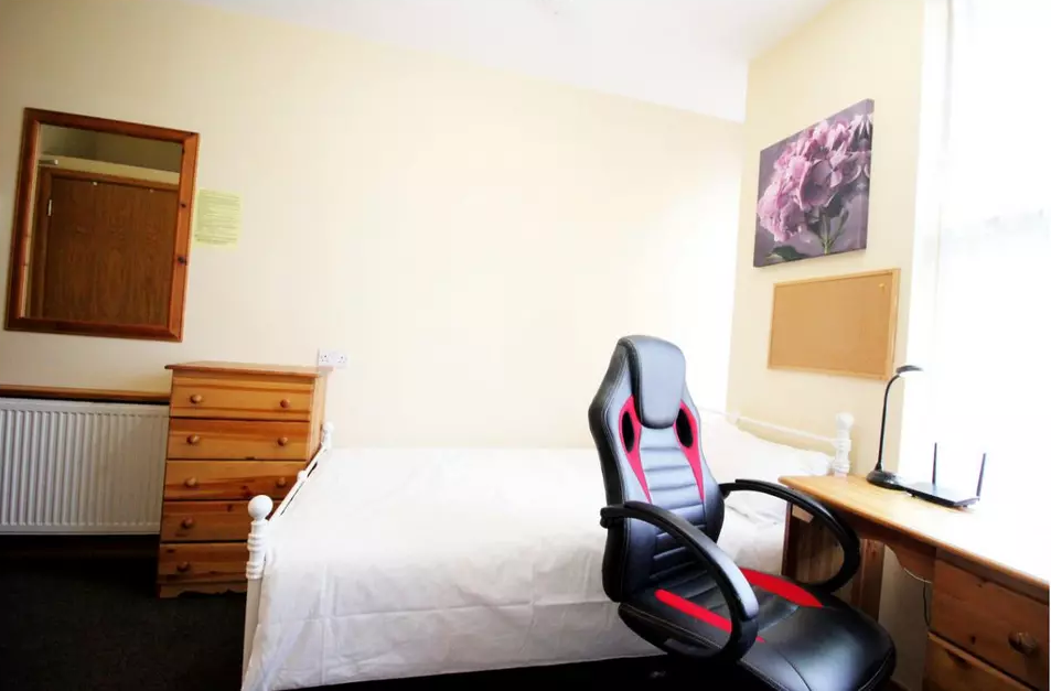 Property photo 2 of 6