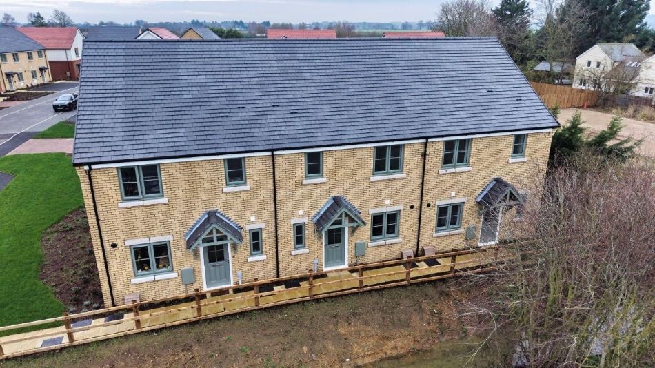 Property photo 1 of 27