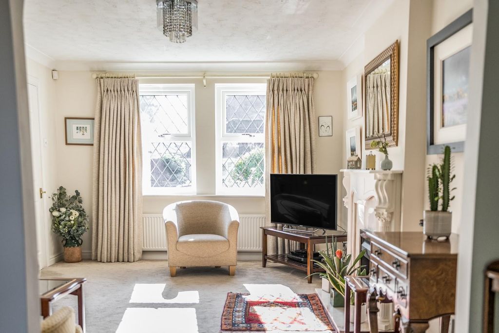 Property photo 3 of 16 Lifestyle Lounge.Jpg