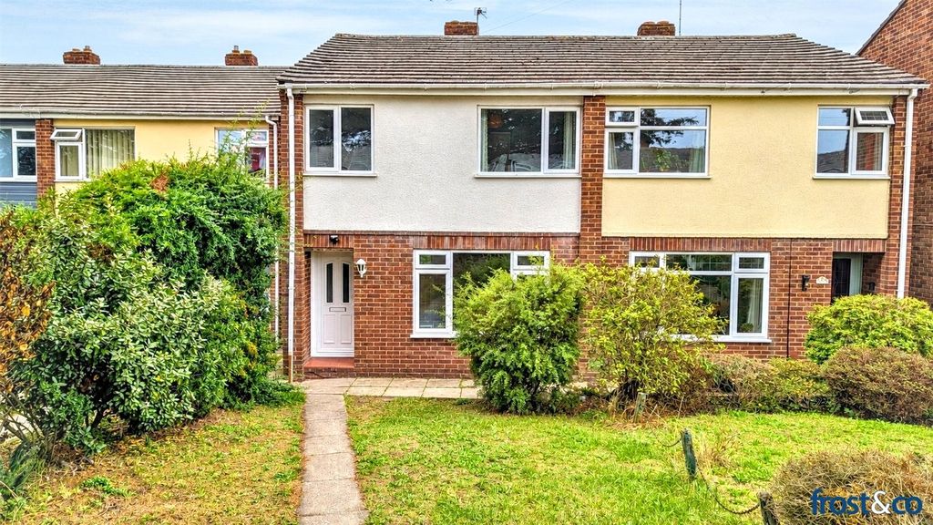 Property photo 1 of 11 Farnham Road