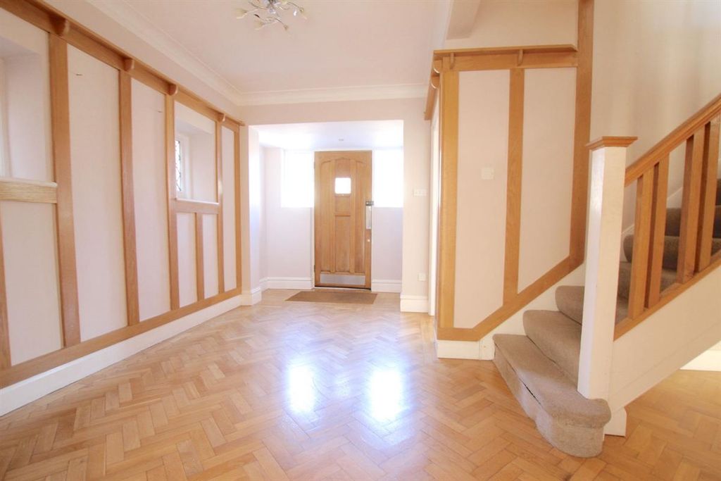 Property photo 2 of 22