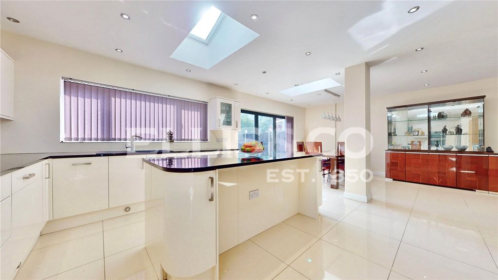 Property photo 3 of 22 Picture No. 10