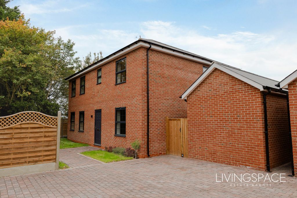 Property photo 2 of 21