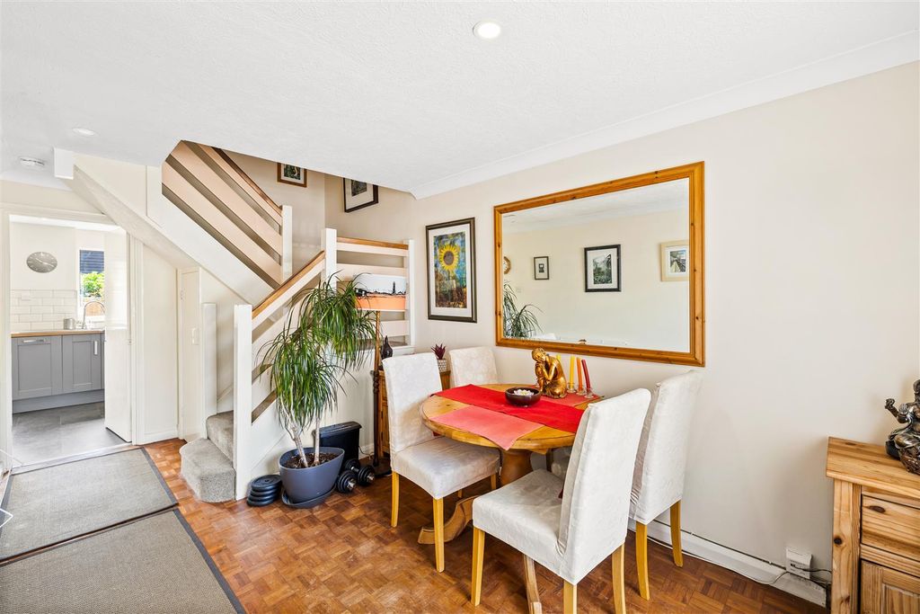 Property photo 2 of 13 10 Manor Close Full Res-17.Jpg