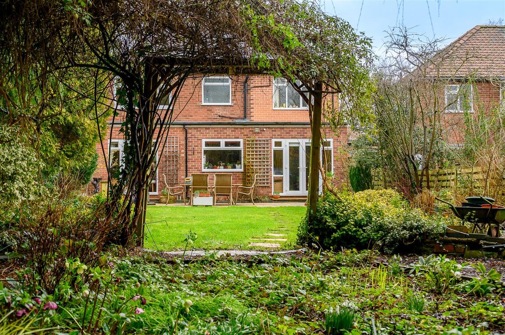 Property photo 1 of 29 Winter Garden