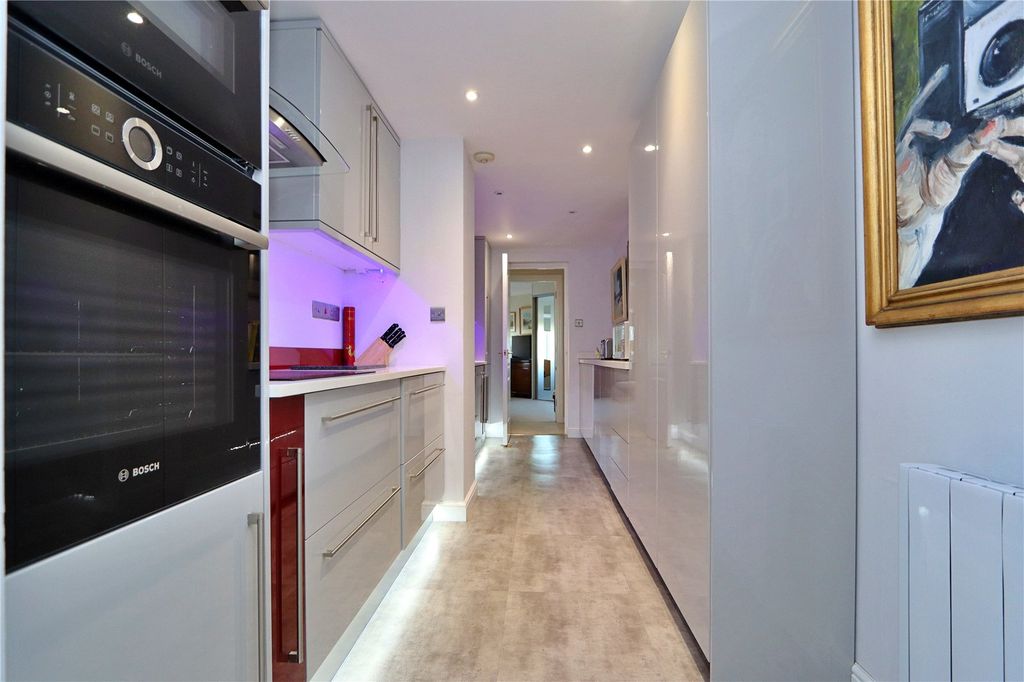 Property photo 2 of 16 Picture No. 10