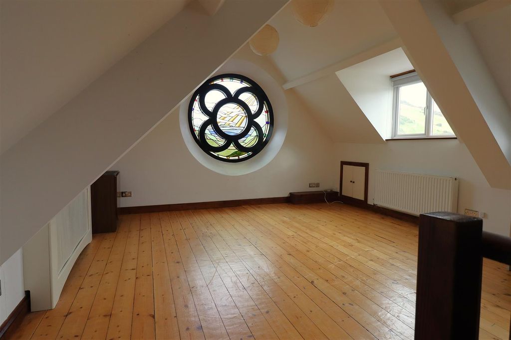 Property photo 2 of 6 Lounge 1