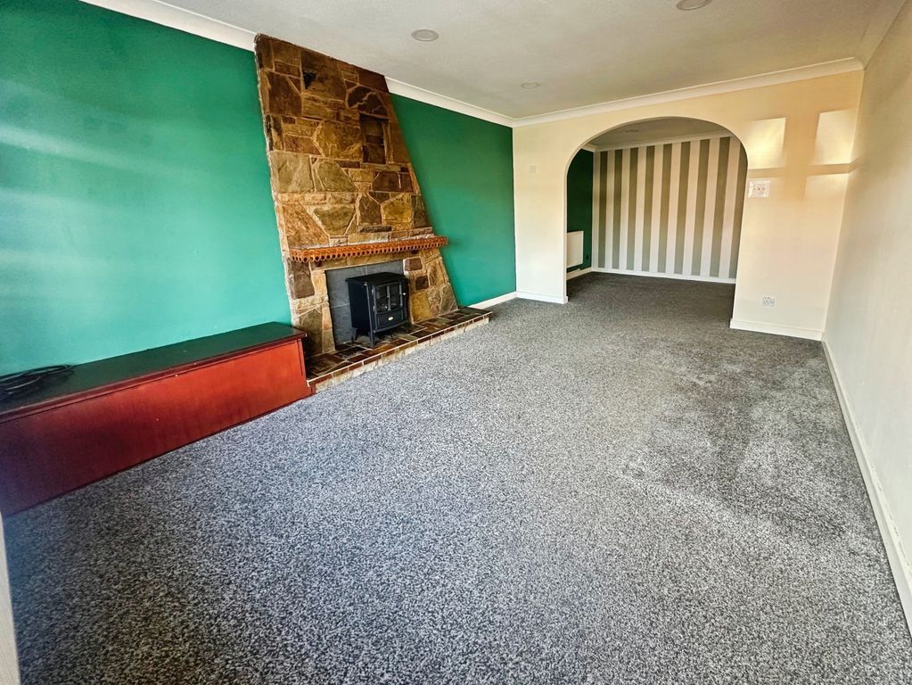 Property photo 2 of 15 Lounge