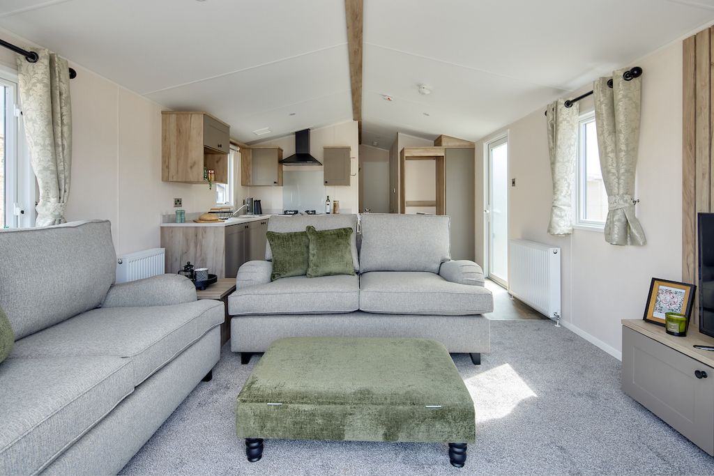 Property photo 2 of 6 Malton Special Edition Lounge.Jpg