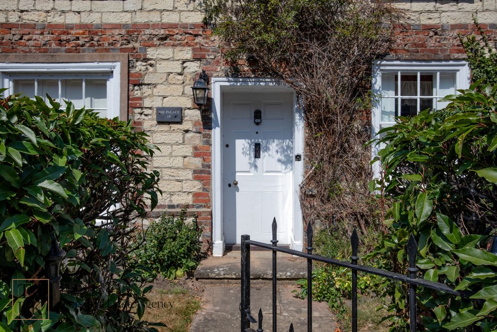 Property photo 3 of 17