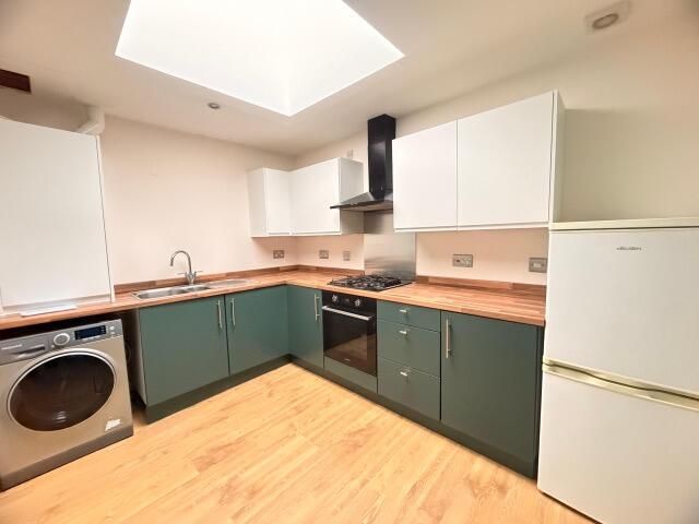 Property photo 2 of 10 Kitchen