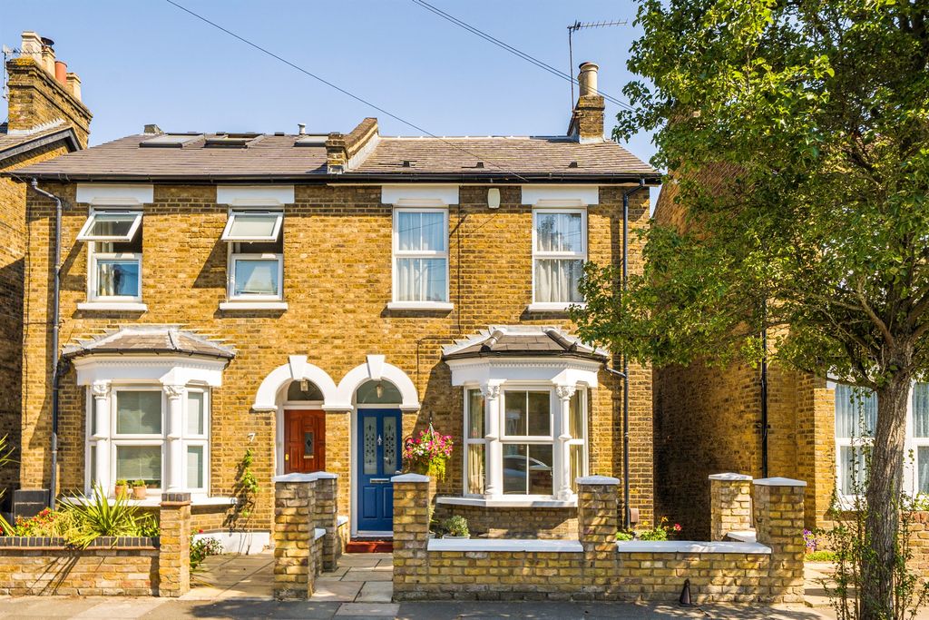 Property photo 1 of 12