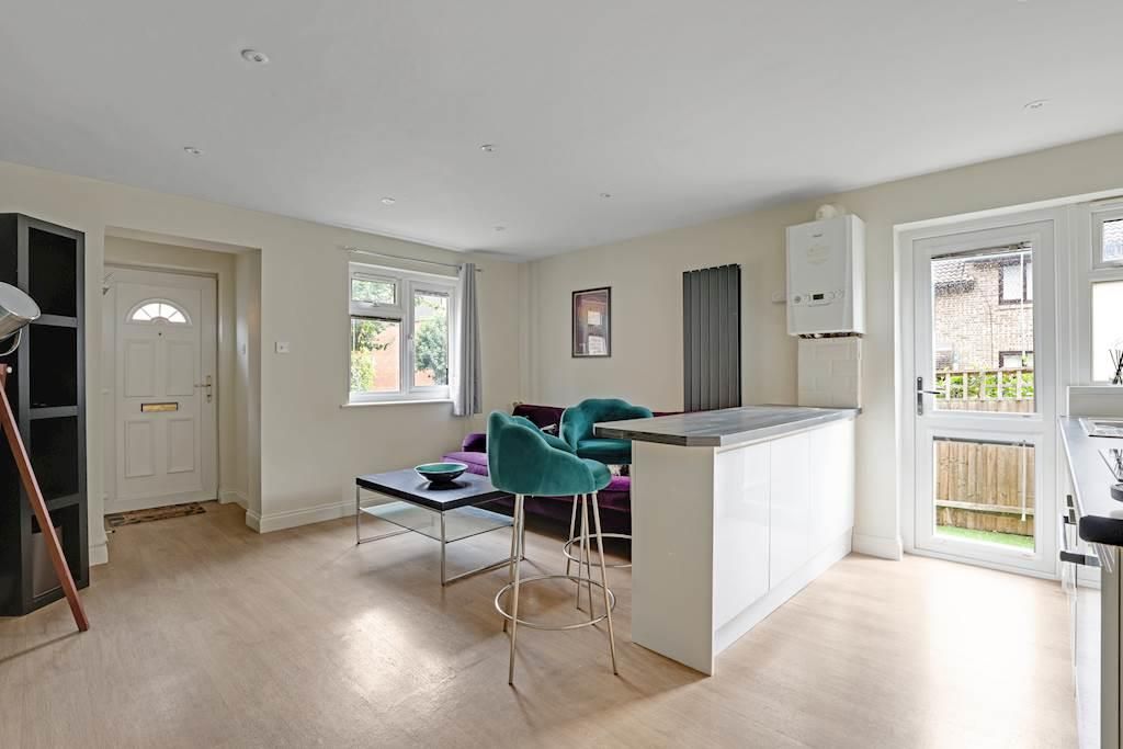 Property photo 3 of 15 04-0B33918A7089-Small.Jpg