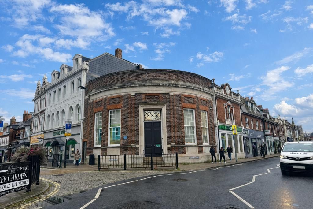 Property photo 1 of 5 Photo 5