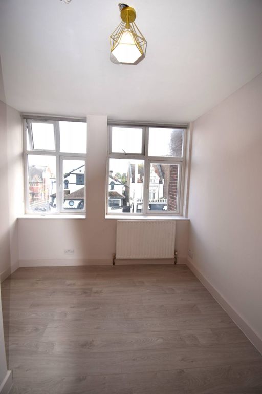 Property photo 3 of 6 Gallery