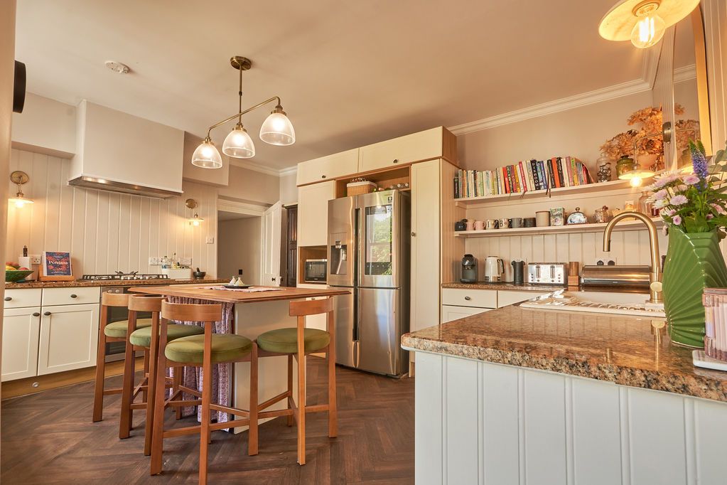 Property photo 3 of 32 Kitchen