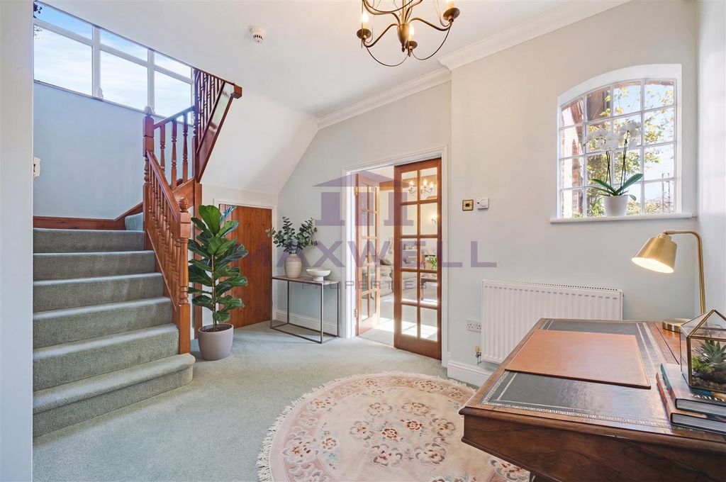 Property photo 2 of 30