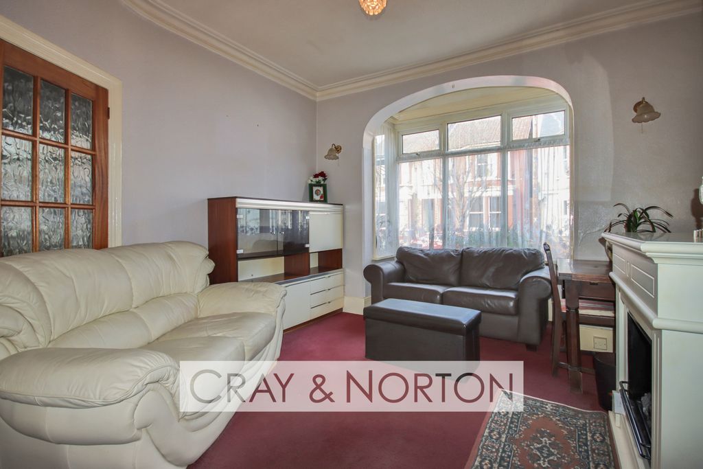 Property photo 3 of 12 Photo 2