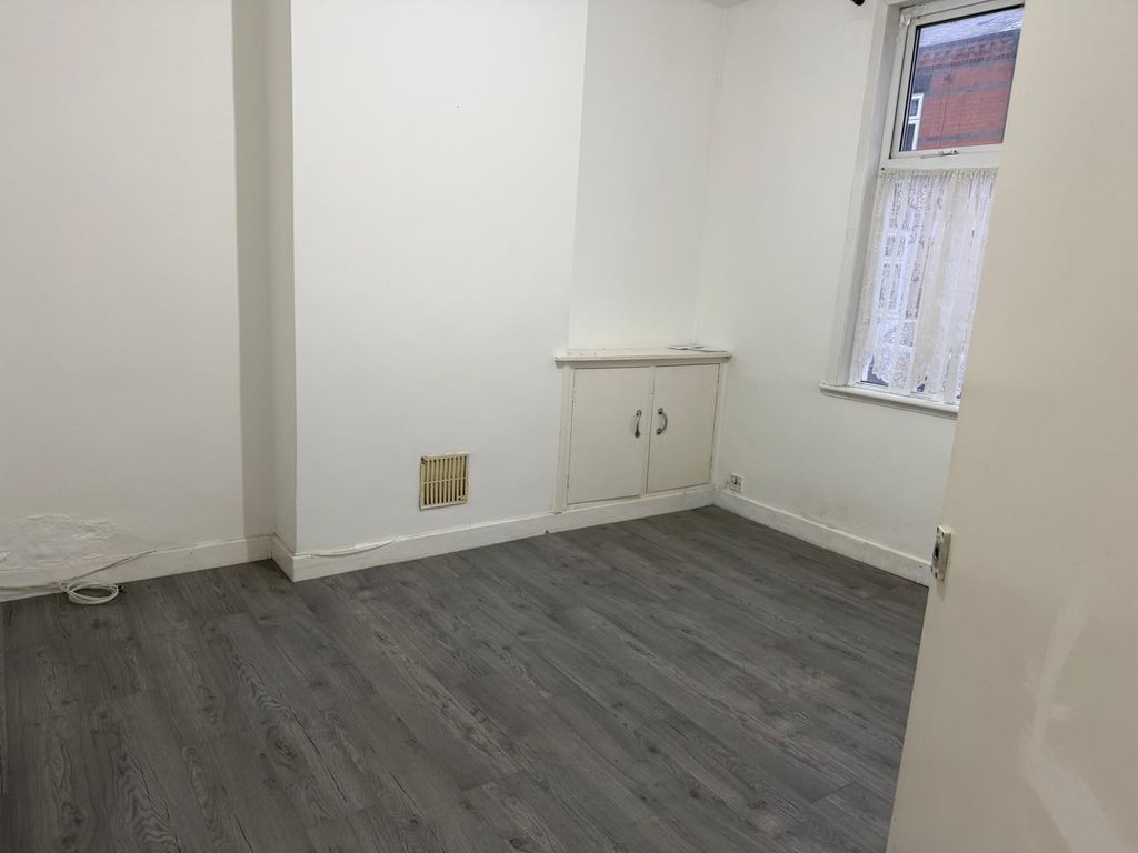 Property photo 3 of 12 Gallery